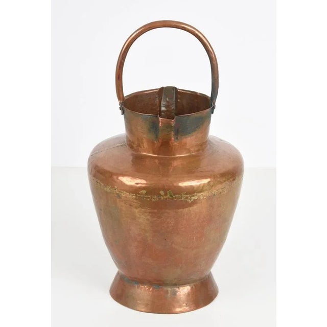 Italian Copper Vase ​​with Double Spouts and a Single Handle, Tuscany, 1930s For Sale - Image 6 of 18