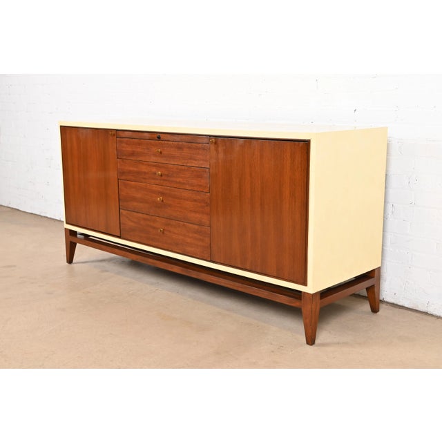 Mid-Century Modern Barbara Barry for Henredon Modern Walnut and Cream Lacquered Sideboard Credenza or Bar Cabinet For Sale - Image 3 of 12