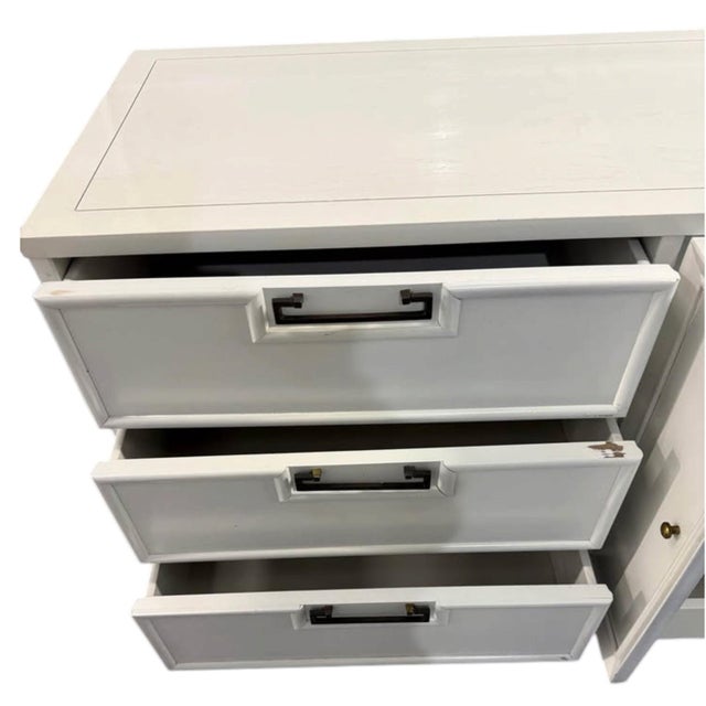 Mid-Century Modern 1960s Asian Influenced Ivory American of Martinsville Mid-Century Modern Dresser in Hollywood Regency Style For Sale - Image 3 of 9