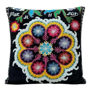 Tashkent Suzani Pillow Cover 17'' X 18'' For Sale