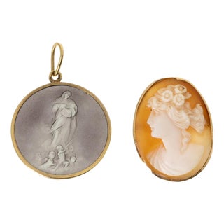 Pendants in 19.2k Gold, 19th Century, Set of 2 For Sale