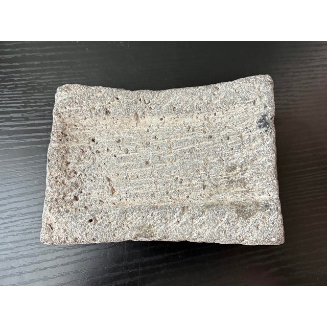 Pre-Columbian Costa Rican Metate and Mano Volcanic Rock Grinding Stone For Sale - Image 4 of 11