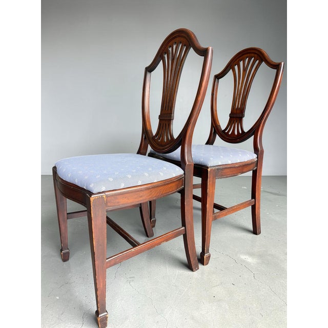 Wood Vintage Hepplewhite Style Shield Back Dining Chairs by Lammert’s, Mahogany, a Pair For Sale - Image 7 of 10