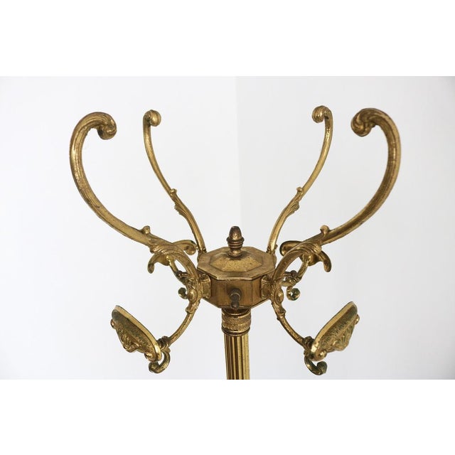 Gold Italian Hollywood Regency Brass Coat Rack with Rotating Crown and Marble Base, 1960s For Sale - Image 8 of 17