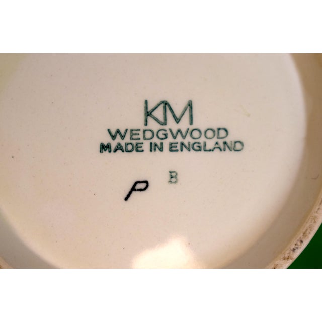 Late 20th Century The Brook "I Go on Forever" Private Mens' Club Nyc Motto Wedgwood Creamware Mug For Sale - Image 4 of 5