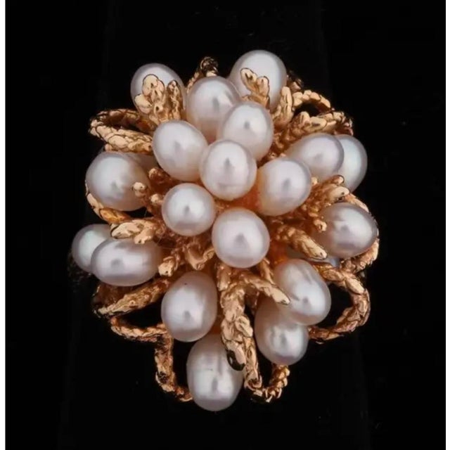 Metal 14k Gold and Cluster Pearls Ring For Sale - Image 7 of 7