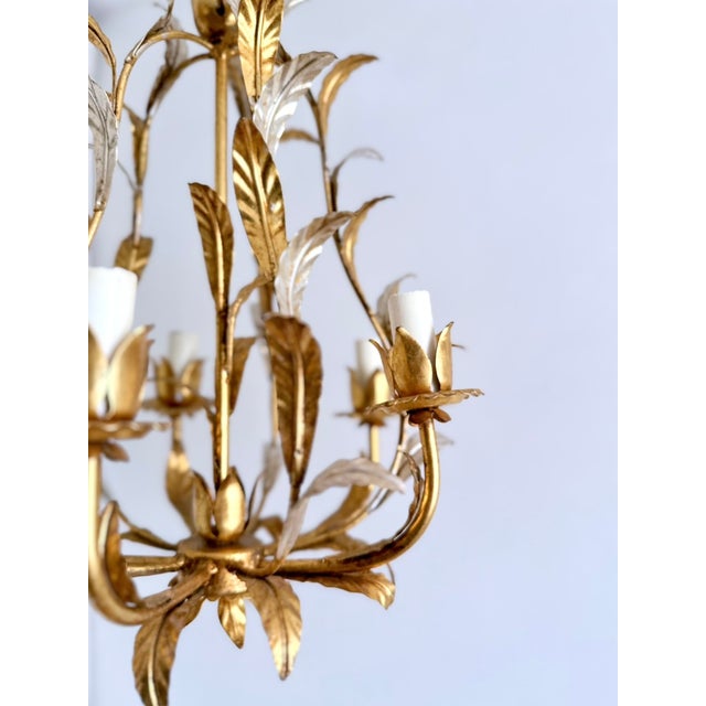 French Gilt and Silvered Tole Leaf 5-Light Chandelier, 1960s, in Very Good conditions. Designed 1960 to 1969 Up to 250V...