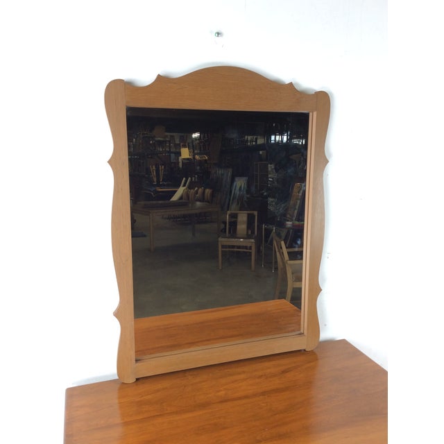 This mid century colonial style dresser features hardwood construction, original maple finish, classic American colonial...