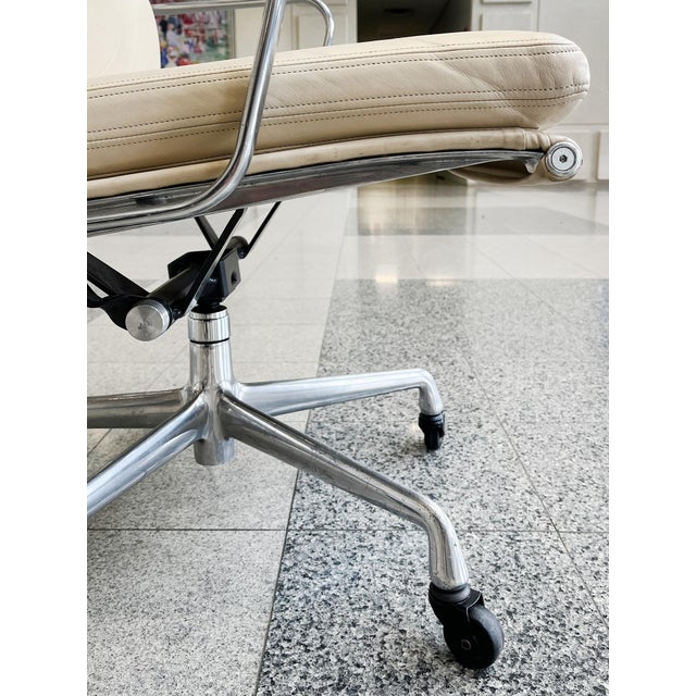 Mid-Century Modern Soft Pad Desk Chair Attributed to Eames for Herman Miller For Sale - Image 11 of 15