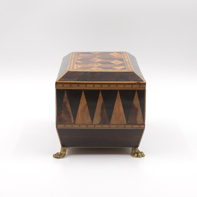English Early 19th Century Specimen Wood Tea Caddy With Perspective Cube and Vandyke Parquetry For Sale - Image 3 of 12