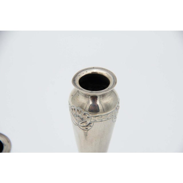 Silver Vases with Floral Reliefs, Set of 2, in Good conditions.