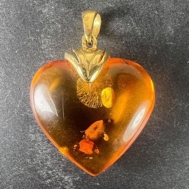 Large Vintage French Puffy Heart Charm Pendant in 18 Karat Yellow Gold, 1960s For Sale - Image 3 of 18