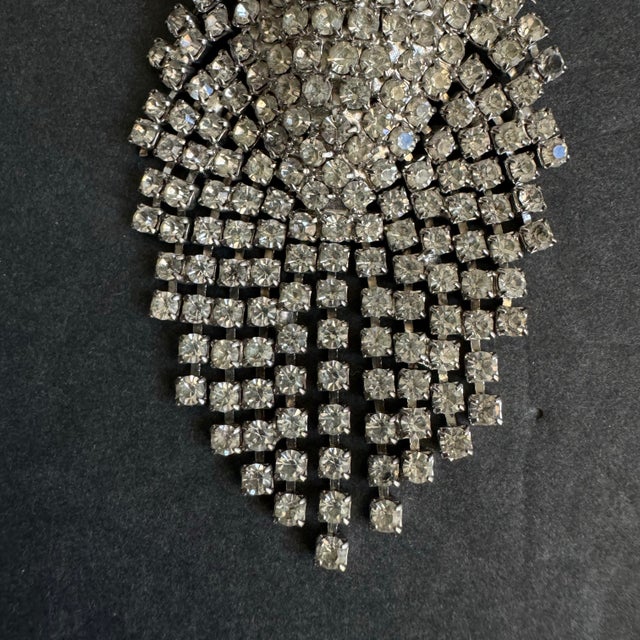 Mid-Century Modern Vintage Rhinestone Waterfall Brooch Articulated Dangle Silver Tone Designer Pin 50s 60s For Sale - Image 3 of 9