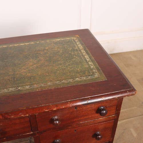 English Children's Desk in Mahogany For Sale - Image 8 of 9