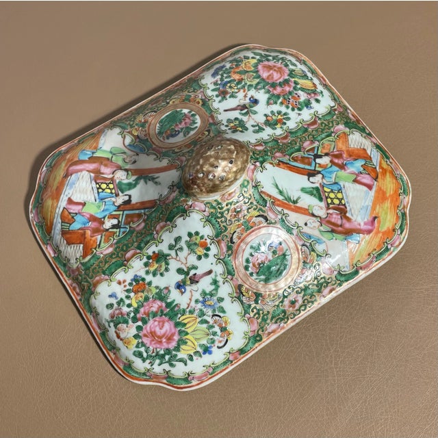 Rose Antique Chinese Porcelain Famille Rose Medallion Tureen For Sale - Image 8 of 11