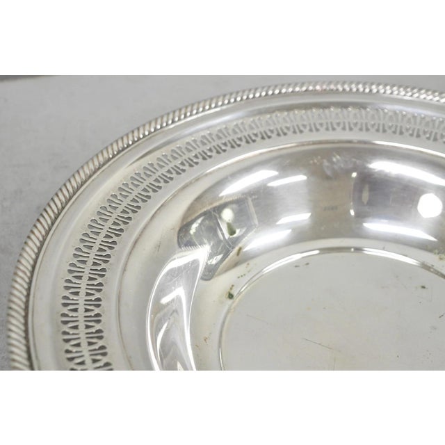 Metal Vintage Wm Rogers 835 Silver Plated Round Collection Plate Serving Dish - A Pair For Sale - Image 7 of 13
