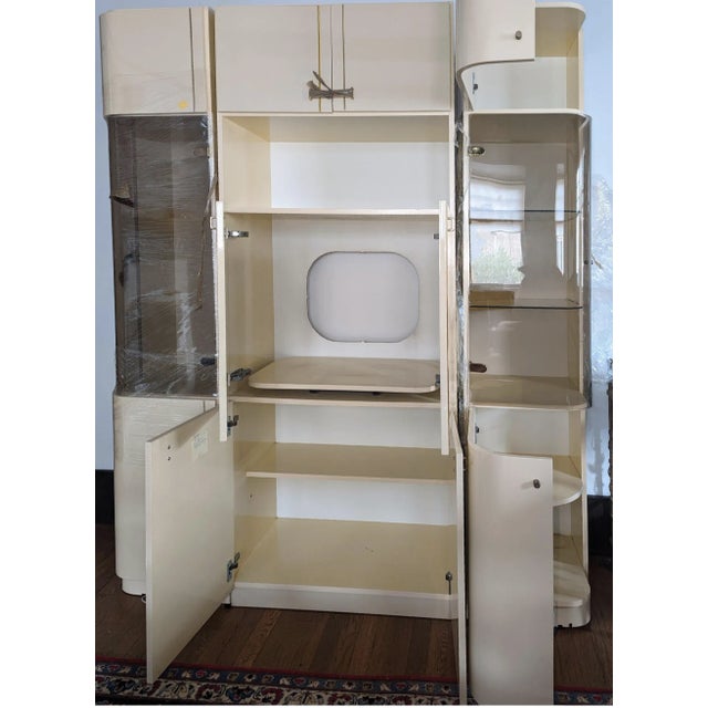 Contemporary 1980s Glam Wall Unit Display Cabinet For Sale - Image 3 of 4