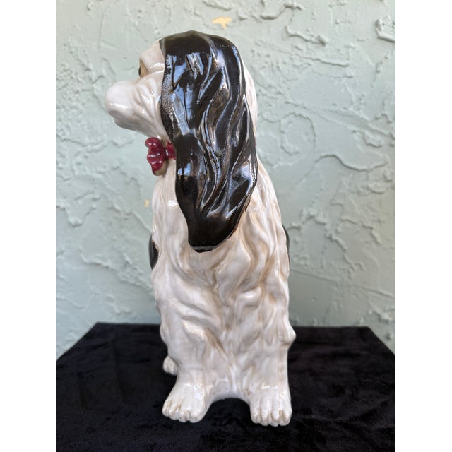 1970s Pair of Vintage Staffordshire-Style Cavalier King Charles Spaniel Mantel Dogs For Sale - Image 5 of 12