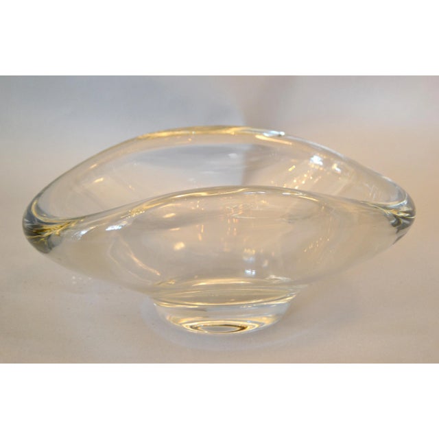 American Mid-Century Modern hand molded crystal glass clear bowl by Fostoria. Can be used as a bowl, centerpiece or to...
