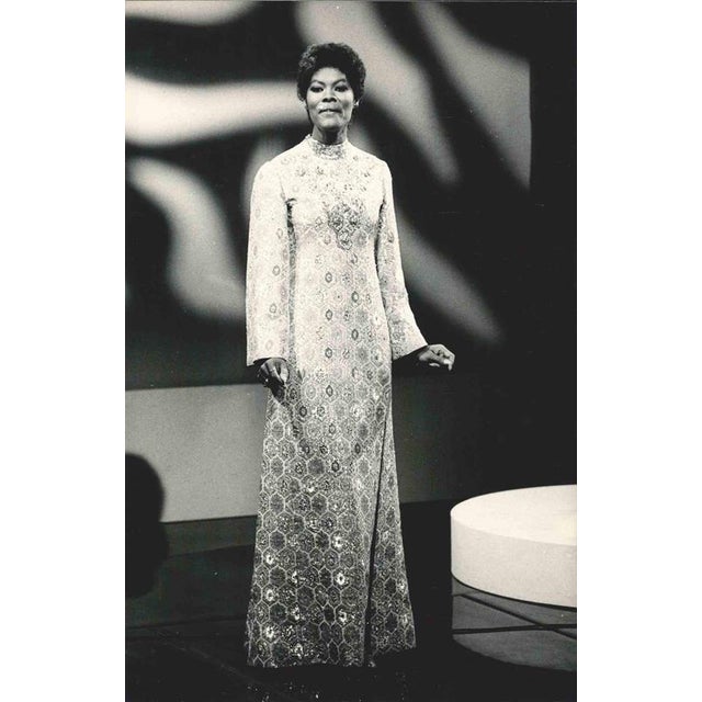 Unknown, Portrait of Dionne Warwick, 1970s, Gelatib Silver Print For Sale - Image 3 of 3