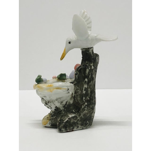 Vintage 1970s Hummingbird With Eggs Nest Porcelain Figurine For Sale In Los Angeles - Image 6 of 8