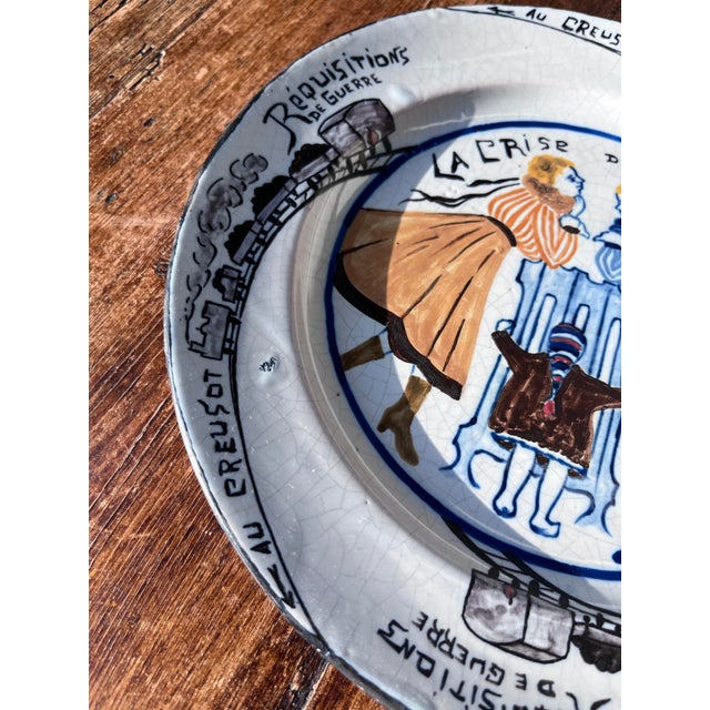 1910s Antique 1917 Hr Quimper Assiettes Du Cercle Du Soldat or Circle of the Soldier of the 6th Arrt Faience Plate La Crise Du Charbon/the Coal Crisis For Sale - Image 5 of 7