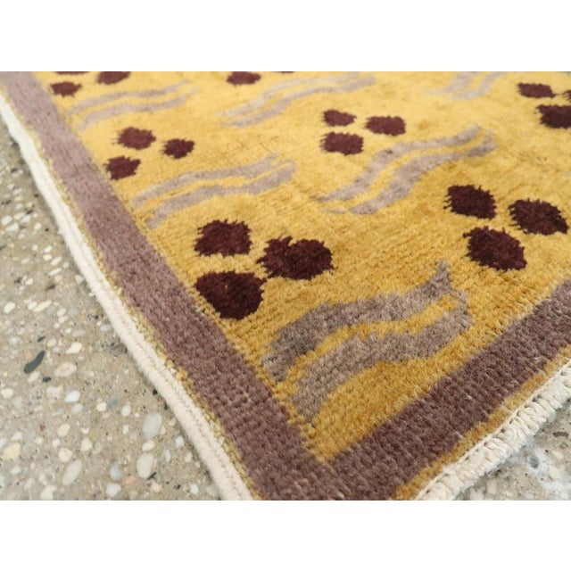Galerie Shabab Collection Mid-20th Century Turkish Art Deco Rug For Sale In New York - Image 6 of 7