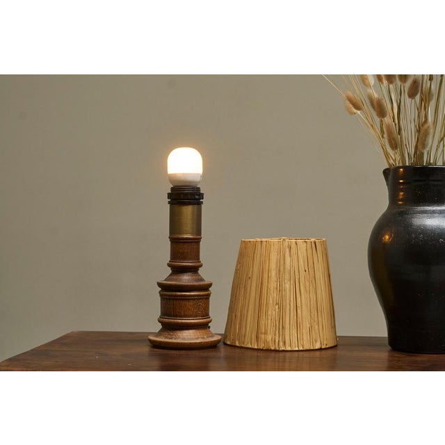 Mid-Century Accent Table Lamp in Oak and Patinated Brass with Raffia Shade, 1950s For Sale - Image 10 of 11
