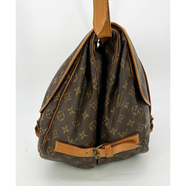Vintage Louis Vuitton Monogram Samur 43 Messenger Shoulder Bag For Sale In Philadelphia - Image 6 of 11