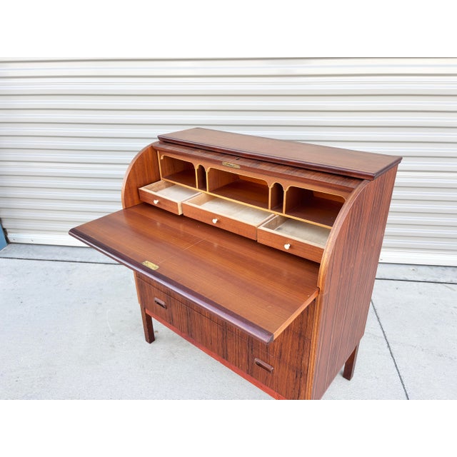 1960s Danish Modern Rosewood Roll Top Writing Desk Attributed to Bernhardt Pedersen For Sale - Image 9 of 15
