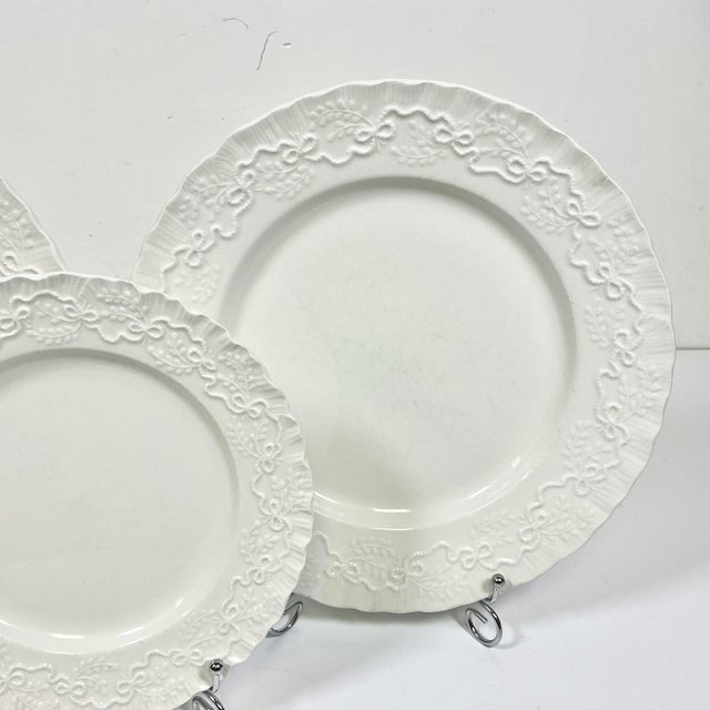 White 1989 Vintage English Americana Wedgwood for Ralph Lauren Le Blanc Claire Dinnerware - 2 Dinner, 1 Salad Plate For Sale - Image 8 of 10