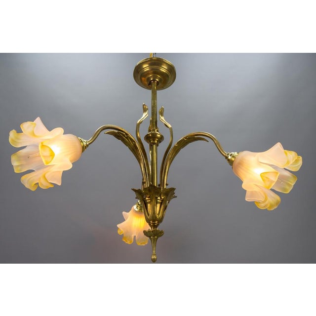 French Art Nouveau Brass and Glass 3-Light Iris-Shaped Chandelier, 1910s For Sale - Image 10 of 18
