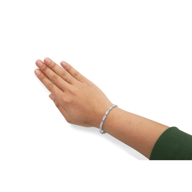 14K White Gold 2.0 Cttw Baguette and Princess-Cut Diamond Tennis Bracelet (H-I Color, SI1-SI2 Clarity) - 7" For Sale In New York - Image 6 of 7