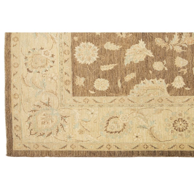 Transitional Paki Peshawar Handmade Wool Rug in a Warm Brown For Sale In New York - Image 6 of 9