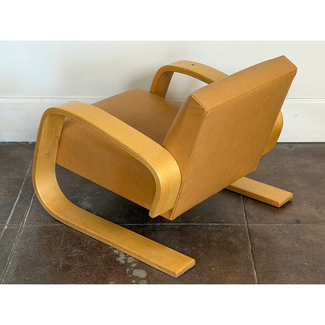 Beige Vintage 1980's Alvar Aalto Artek 400 Tank Chair For Sale - Image 8 of 16