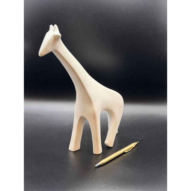 Contemporary Minimalist Matte White Giraffe Sculpture – Modern Ceramic Decorative Object For Sale - Image 3 of 6