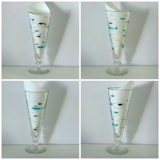 Libbey Glass Co. 1960s Mid-Century Modern Atomic Fish Pilsner Beer Glasses, Libbey Glasses; Turquoise and Black W Platinum Trim; Set of 5 For Sale - Image 4 of 16