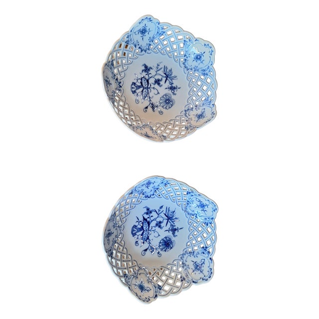 Vintage Fruit Bowls with Onion Pattern from Meissen, 1970s, Set of 2 For Sale