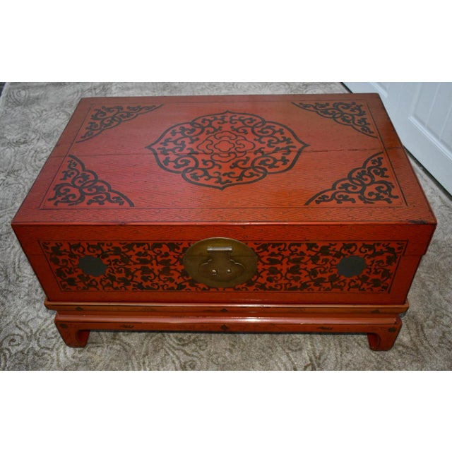 Red Antique Wood Trunk Table Vintage Chinese Red Lacquer Asian Stand Coffee For Sale - Image 8 of 12