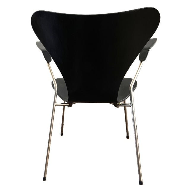 An icon of Scandinavian design, Arne Jacobsen's 3207 chair, designed in 1955, is among the most emblematic creations...