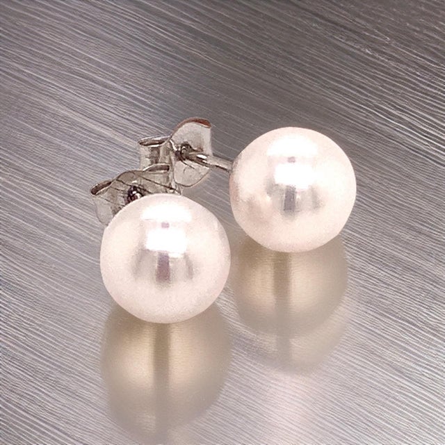 Traditional Akoya Pearl Earrings 14k White Gold Certified For Sale - Image 3 of 18