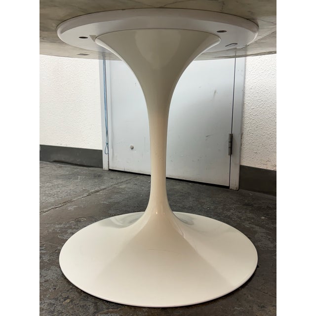 Eero Saarinen for Knoll Studio Arabescato Marble Dining Table, 54 Inches For Sale - Image 9 of 12