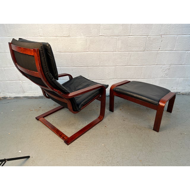 Vintage Black Leather Poäng Chair and Ottoman by Noboru Nakamura for Ikea For Sale In New York - Image 6 of 13