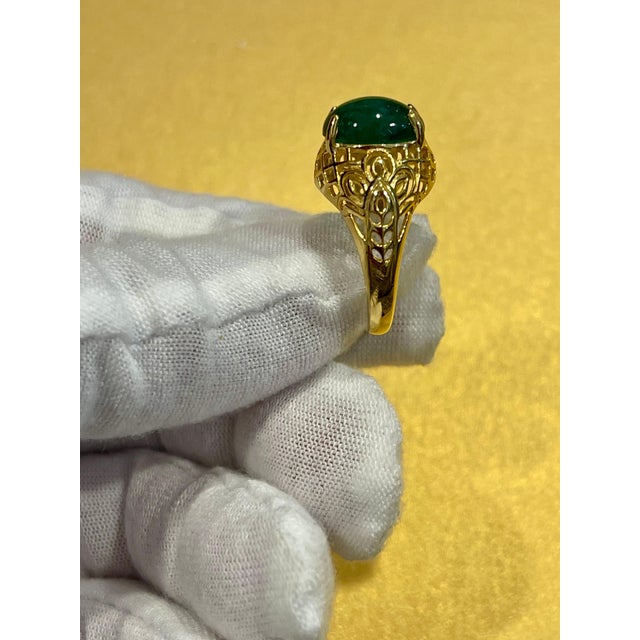 3.3 Carat Oval Emerald Cabochon 14 Karat Yellow Gold Cocktail Ring Vintage For Sale - Image 13 of 18