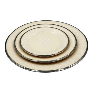 1990s Lenox Moonspun China Platinum Trim Dinner, Salad, Bread 3pc Plate Set For Sale