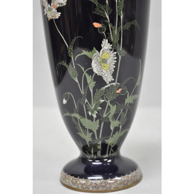 Early 20th Century Meiji Period Japanese Cloisonne Enamel Dark Blue Daisy & Butterfly Tall Urn Vase For Sale - Image 4 of 12