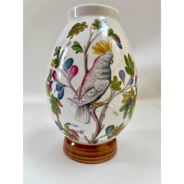 1970s Vintage Porcelain Hand-Painted Floral & Exotic Parrot Vase For Sale - Image 5 of 8