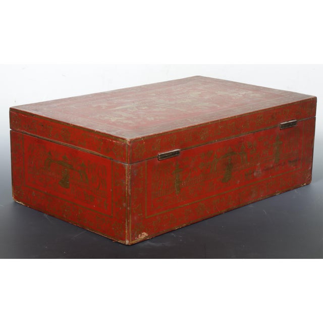 Scarlet Antique Early 19th Century Chinese Export Scarlet Red Lacquer & Gilt Wood Table Box For Sale - Image 8 of 9