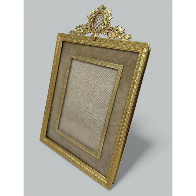 Early 19th Century Antique French Bronze Dore Ormolu Portrait Photo Photograph Picture Frame Silk For Sale - Image 5 of 7
