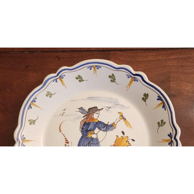 18th Century French Nevers Polychrome Tin-Glazed Faience Plate For Sale In Los Angeles - Image 6 of 10